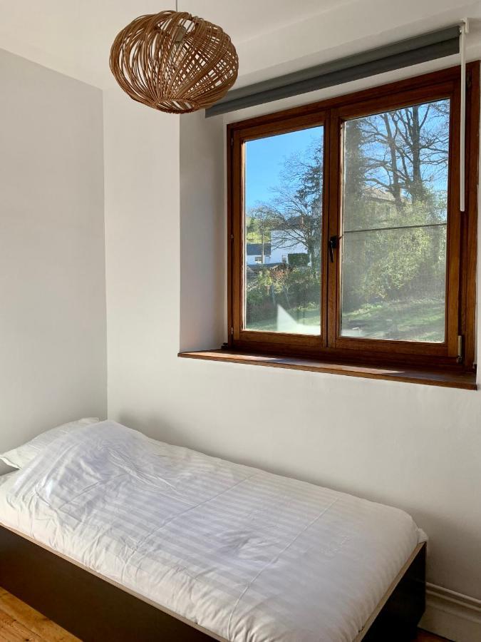 Hébergement de vacances Gezellige Met Open Haard En Zonnige Tuin. Doische